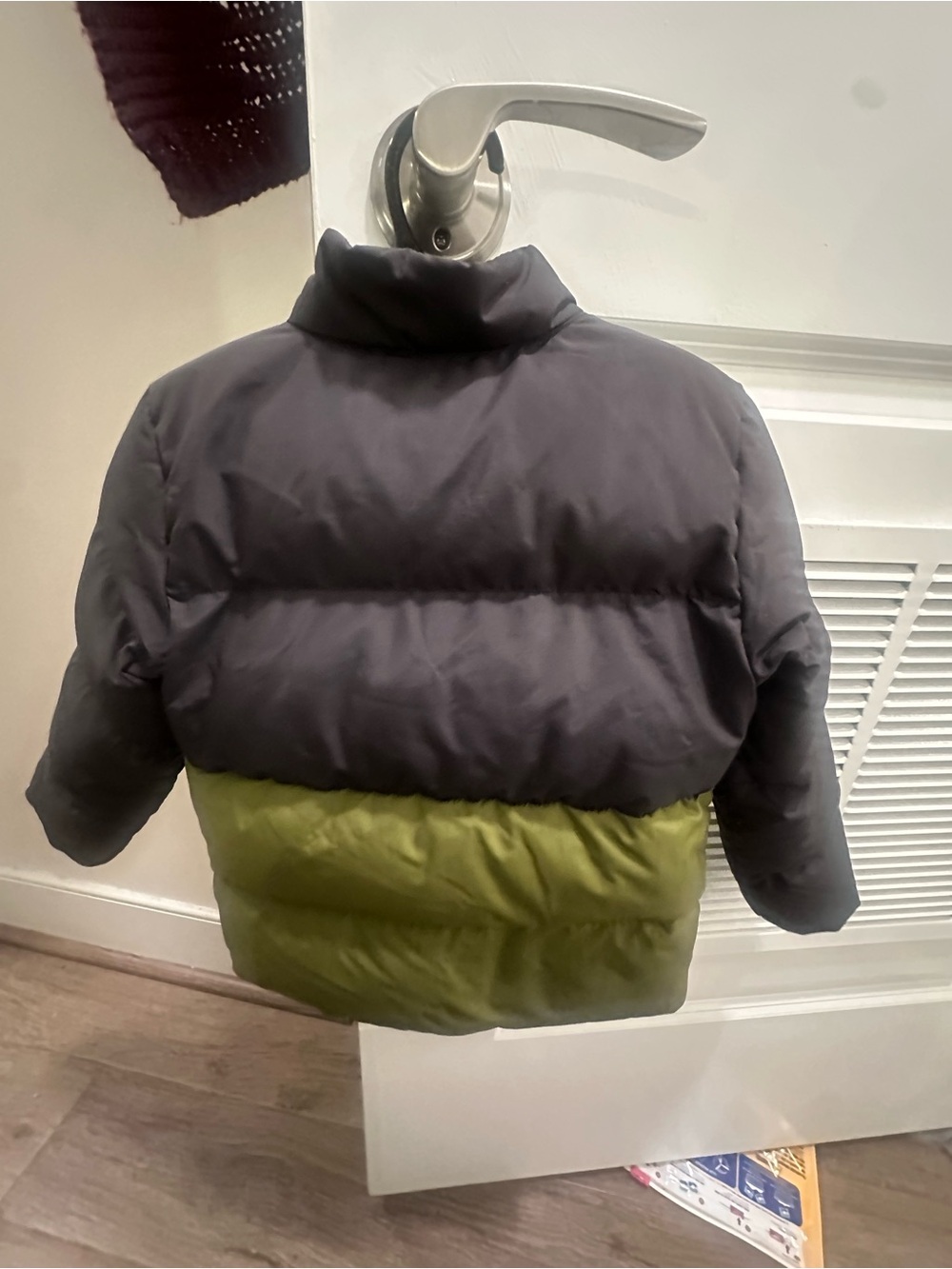 The North Face Kids Two-Tone Puffer Jacket - Black & Olive